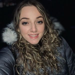 Meet your Posher, Mikayla